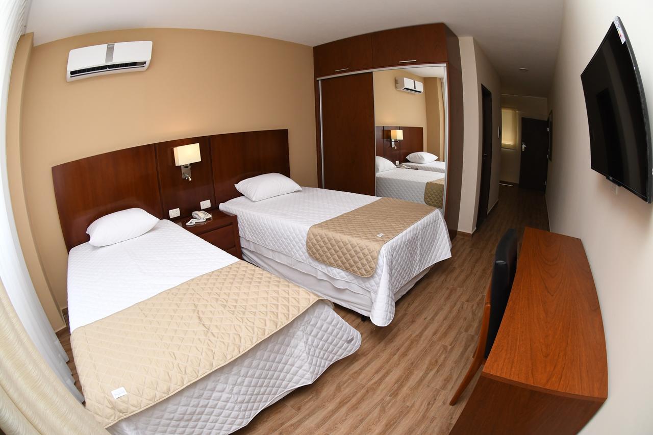 Taos Apart Hotel Santa Cruz de La Sierra Exterior foto